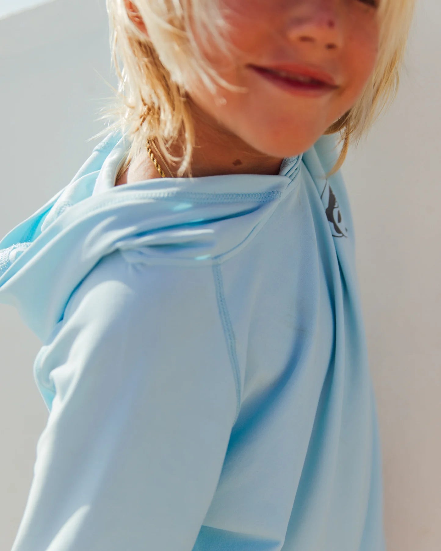 Fishin' Reel Deal Tech Hoody | Crystal Blue