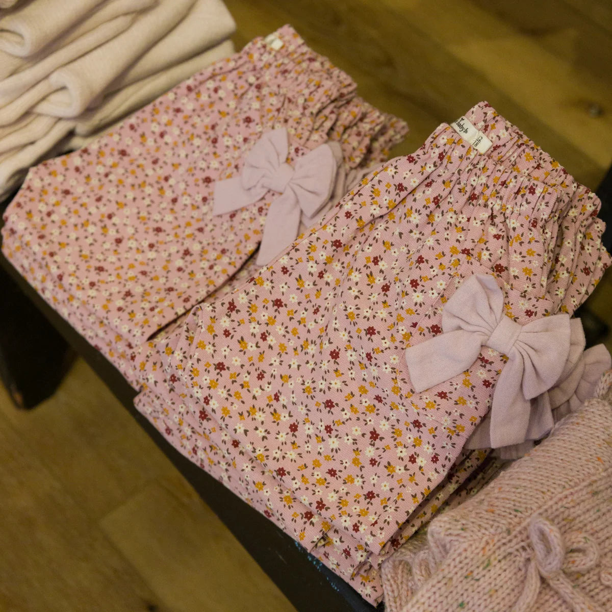 Side Pocket Pant With Bows & Daffodils | Blush