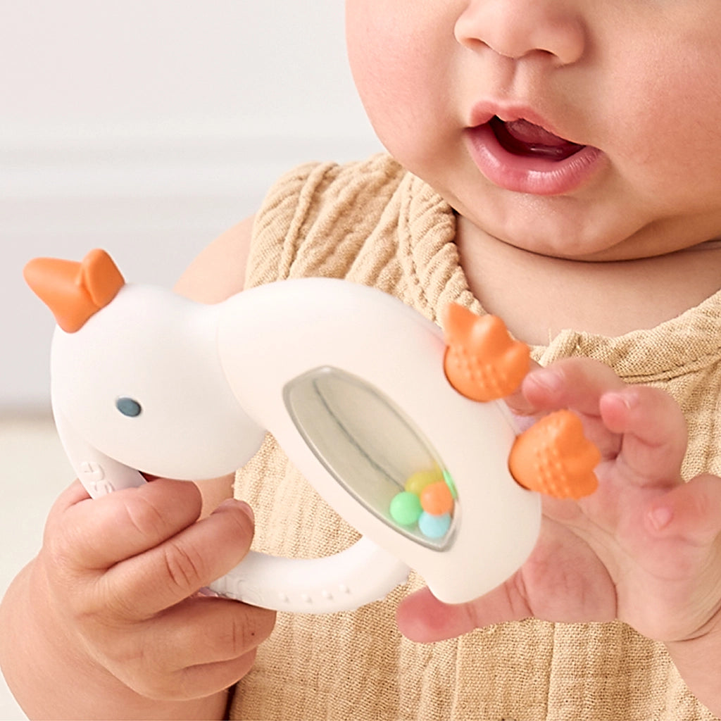 Goose Bitzy Shake™ - Silicone Teether with Rattle