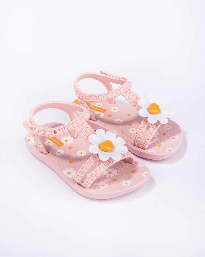 Ipanema Daisy Baby Sandal in Pink